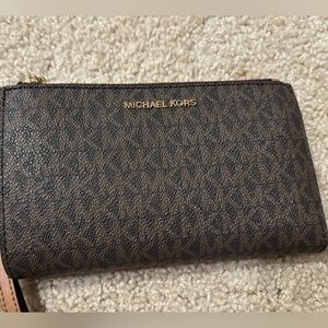 Michael Kors Jet Set Double Zip Wristlet Brown
